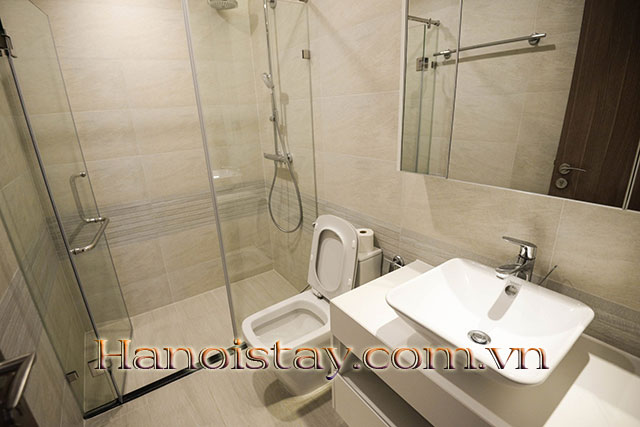 Căn Hộ 3 Phòng Ngủ Đủ Đồ, View Tuyệt Đẹp Cho Thuê Dài Hạn Tại Vinhome Metropolis 24