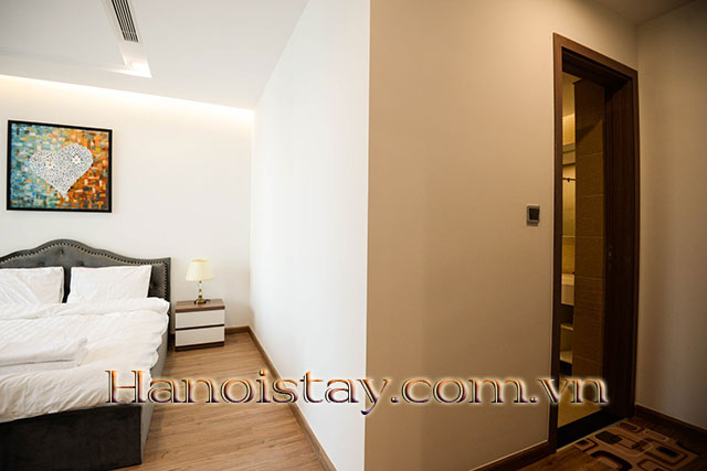 Căn Hộ 3 Phòng Ngủ Đủ Đồ, View Tuyệt Đẹp Cho Thuê Dài Hạn Tại Vinhome Metropolis 7