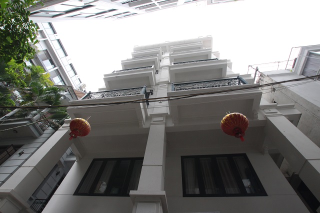 Căn Hộ 3 Phòng Ngủ Hiện Đại Và Đầy Đủ Nội Thất Cho Thuê Gần Hồ Tây 1