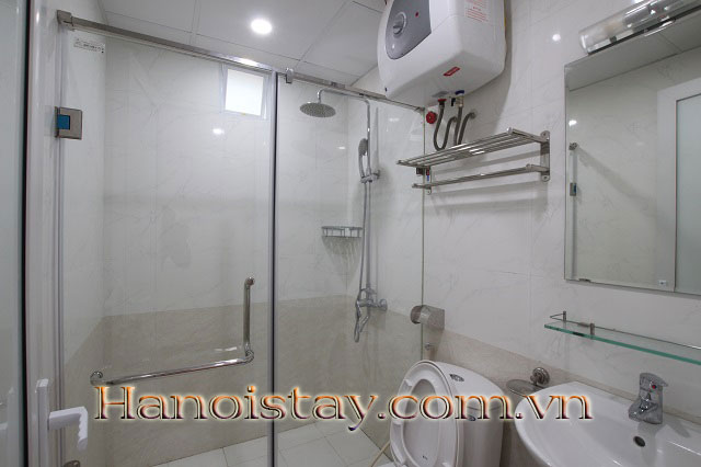 Căn Hộ 3 Phòng Ngủ Hiện Đại Và Đầy Đủ Nội Thất Cho Thuê Gần Hồ Tây 2