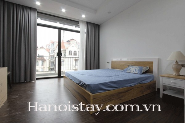 Căn hộ có view Hồ Tây cho thuê giá rẻ tại phố Xuân Diệu 5