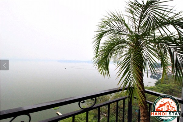 Căn hộ dịch vụ 1 phòng ngủ, có view hô Tây cho thuê tại Yên Phụ 8