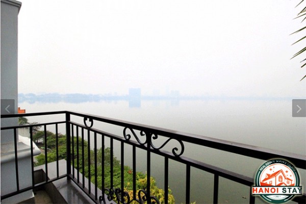 Căn hộ dịch vụ 1 phòng ngủ, có view hô Tây cho thuê tại Yên Phụ 9