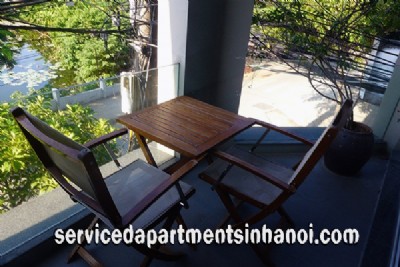 Căn hộ dịch vụ 2 phòng ngủ, có view hồ cho thuê tại Đặng Thai Mai, Tây Hồ