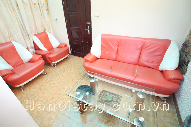 Căn hộ dịch vụ 2 phòng ngủ giá rẻ cho thuê gần Vincom Tower; Liên hệ: 0904 333 498 2