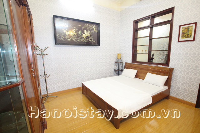 Căn hộ dịch vụ 2 phòng ngủ giá rẻ cho thuê gần Vincom Tower; Liên hệ: 0904 333 498 7