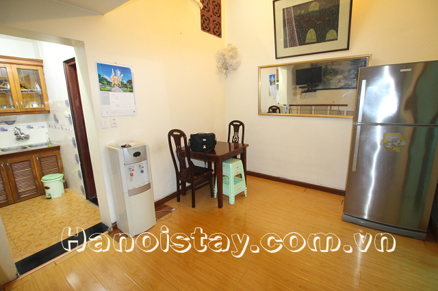 Căn hộ dịch vụ 2 phòng ngủ giá rẻ cho thuê gần Vincom Tower; Liên hệ: 0904 333 498 8
