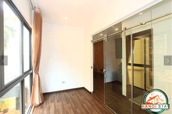 Căn hộ dịch vụ 2 phòng ngủ với nội thất hiện đại và mới ở phố Đặng Thai Mai, Tây Hồ 8