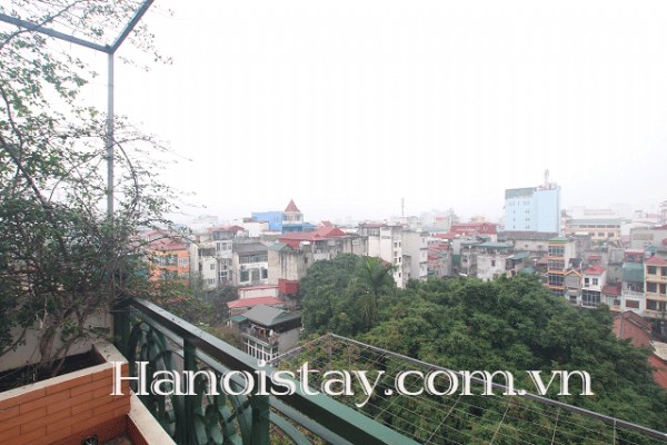 Căn hộ dịch vụ cho thuê gấp, với nội thất đầy đủ, có ban công lớn 9