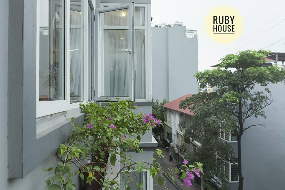 Căn hộ dịch vụ chuyên nghiệp khu vực Trúc Bạch cho thuê, căn hộ có ban công 6