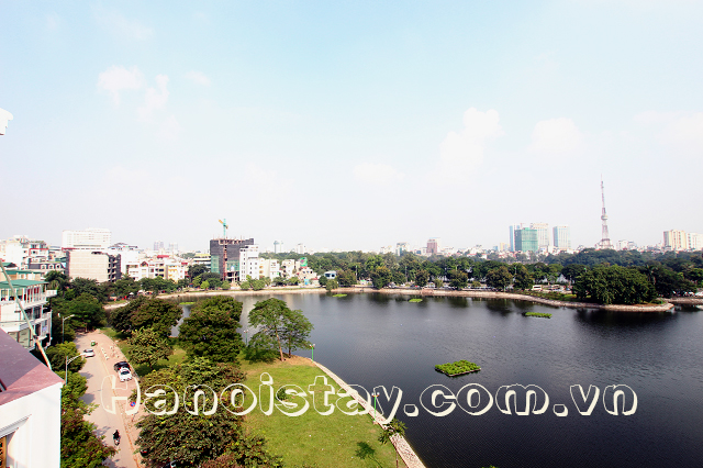 Căn hộ dịch vụ có ban công view hồ rất đẹp cho thuê gần Công viên Thống Nhất 11