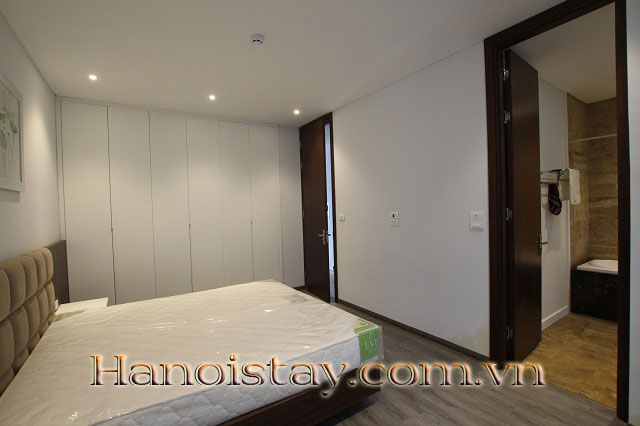 Căn Hộ Dịch Vụ Có View Hồ Tây Tuyệt Đẹp Và Thoáng Mát Cho Người Nước Ngoài Thuê 4