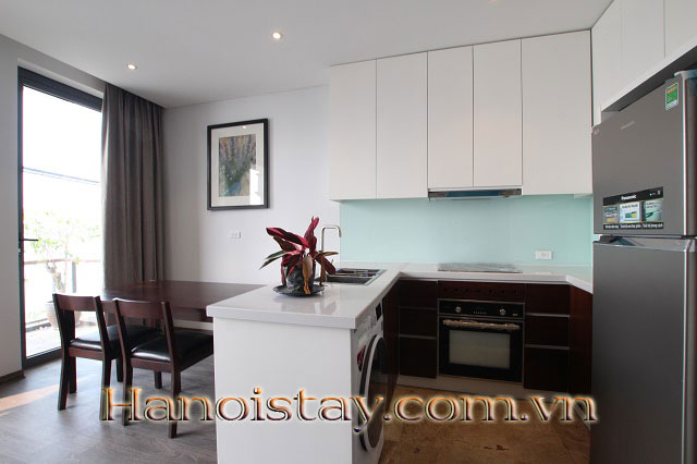 Căn Hộ Dịch Vụ Có View Hồ Tây Tuyệt Đẹp Và Thoáng Mát Cho Người Nước Ngoài Thuê 8