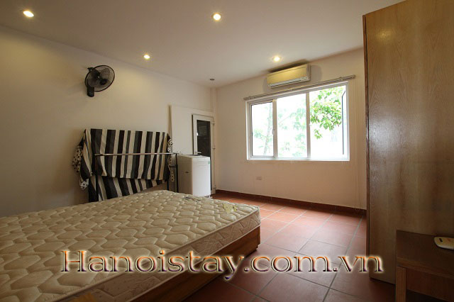Căn Hộ Dịch Vụ Với 2 Phòng Ngủ, View Hồ Tây Cho Thuê Giá Hợp Lý 2