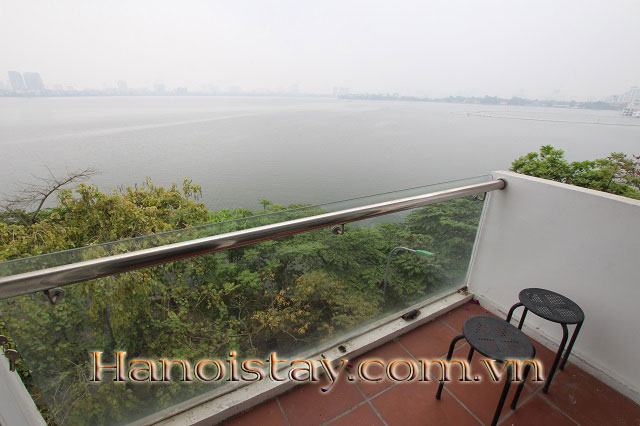 Căn Hộ Dịch Vụ Với 2 Phòng Ngủ, View Hồ Tây Cho Thuê Giá Hợp Lý 9