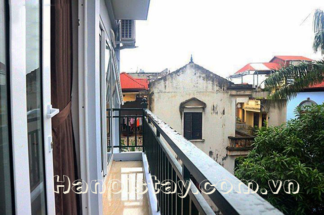 Căn hộ giá cực rẻ tại Âu Cơ, Tây Hồ với 1 phòng ngủ, 1 ban công cho thuê 1
