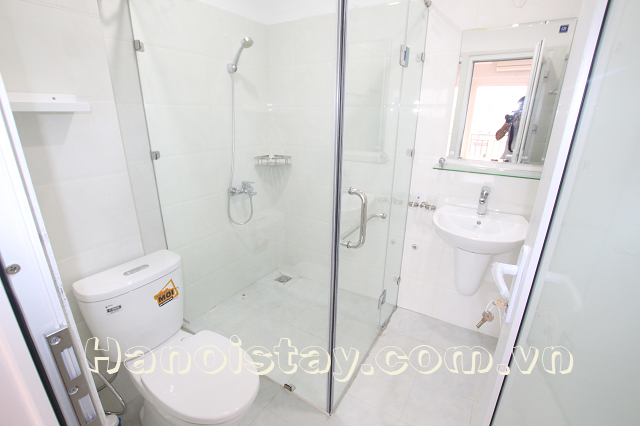 Căn hộ giá cực rẻ tại Âu Cơ, Tây Hồ với 1 phòng ngủ, 1 ban công cho thuê 6