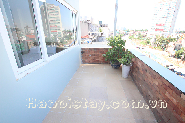 Căn hộ Studio giá rẻ cho người nước ngoài thuê ở phố Văn Cao, quận Ba Đình 4