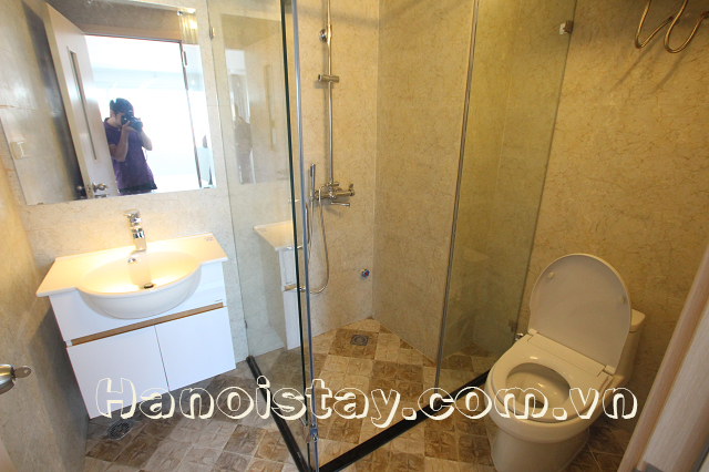 Căn hộ Studio giá rẻ cho người nước ngoài thuê ở phố Văn Cao, quận Ba Đình 7