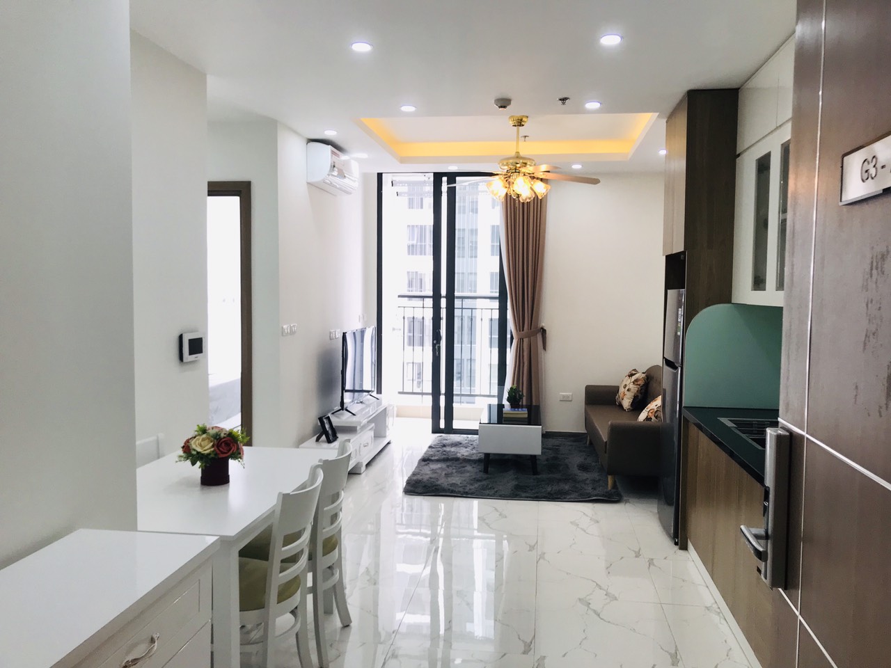 Căn Hộ Tầng 24 Chung Cư Vinhome Greenbay Đầy Đủ Nội Thất Cho Thuê Dài Hạn 12