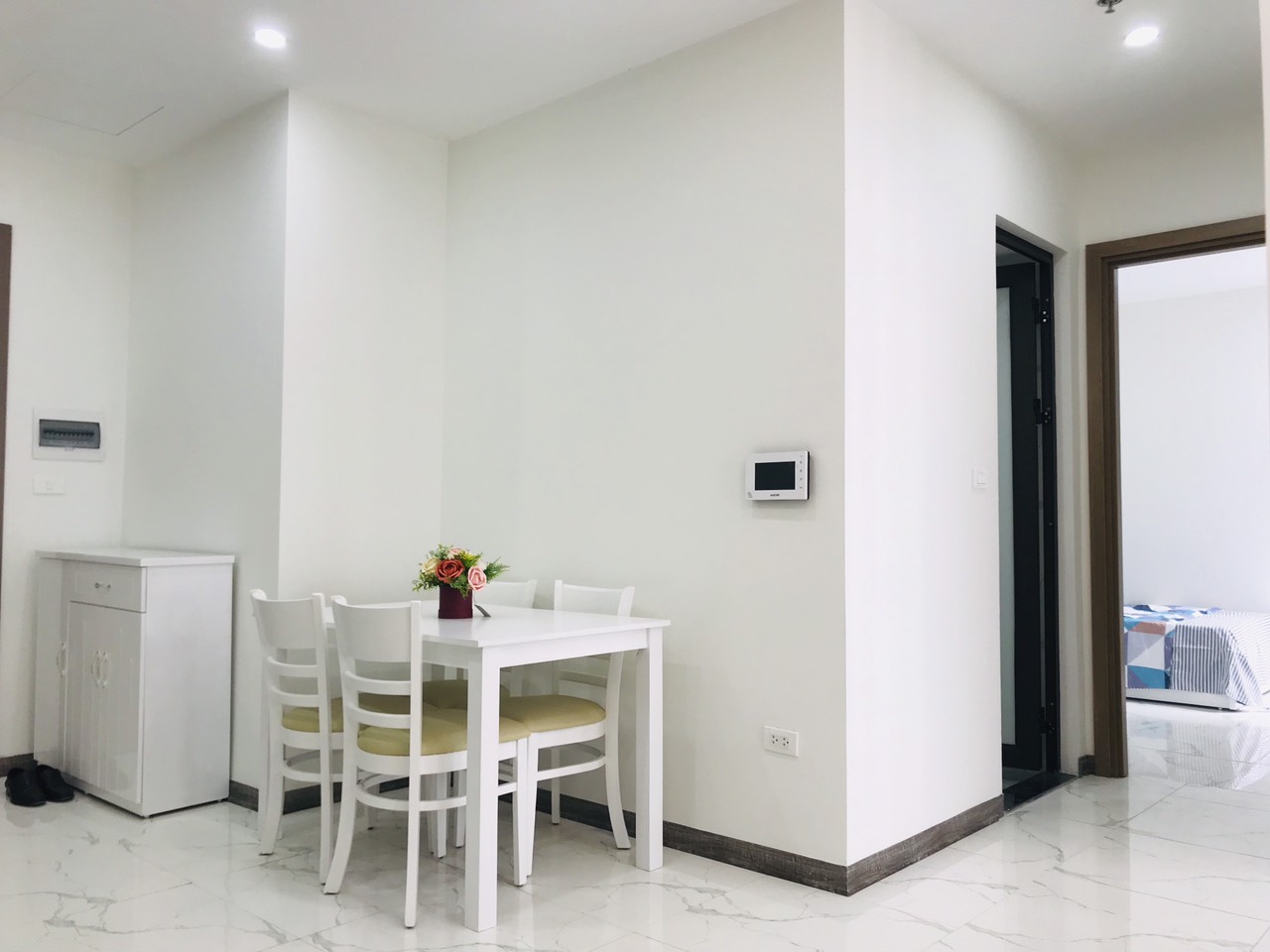 Căn Hộ Tầng 24 Chung Cư Vinhome Greenbay Đầy Đủ Nội Thất Cho Thuê Dài Hạn 3