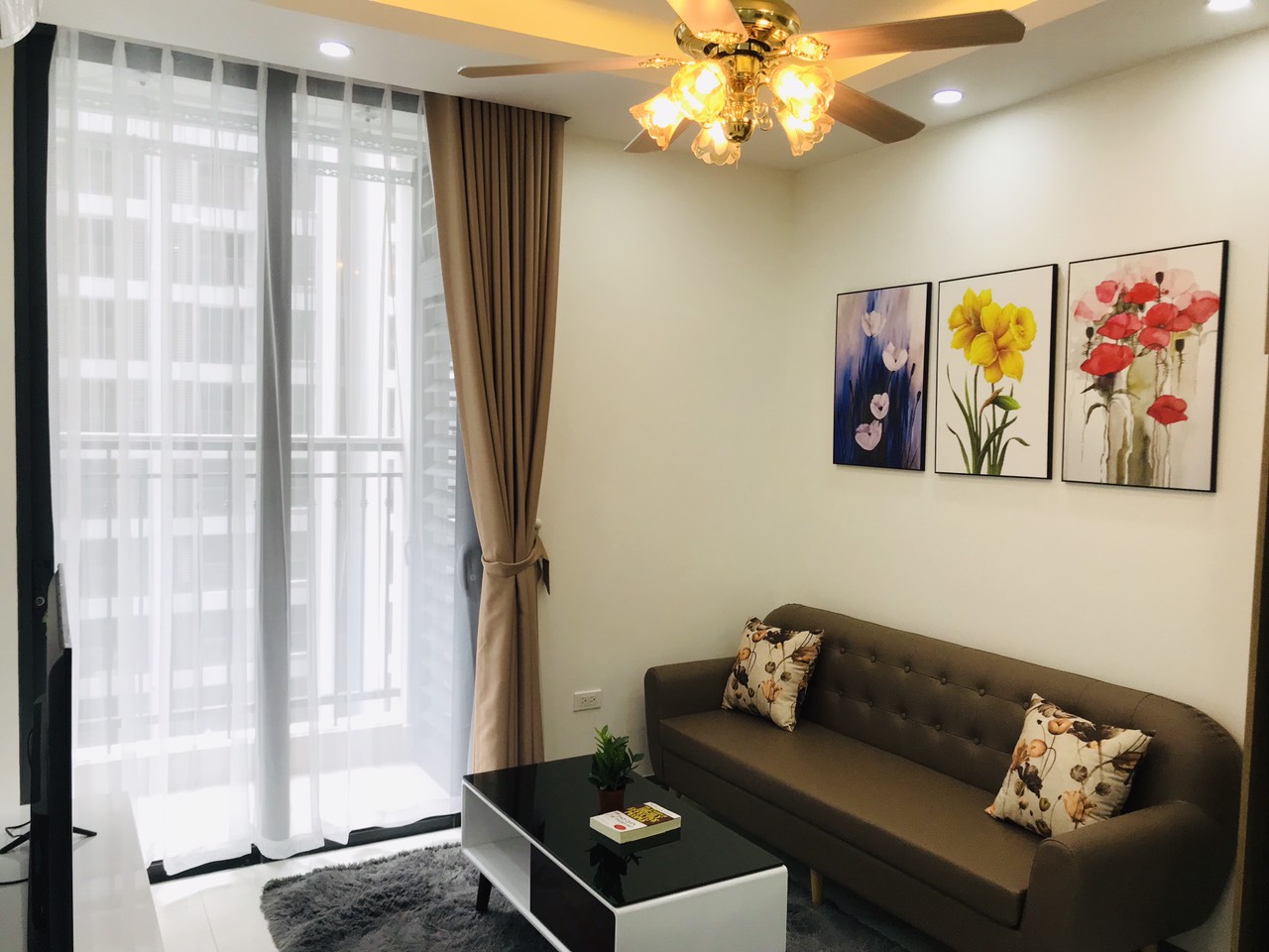 Căn Hộ Tầng 24 Chung Cư Vinhome Greenbay Đầy Đủ Nội Thất Cho Thuê Dài Hạn 8