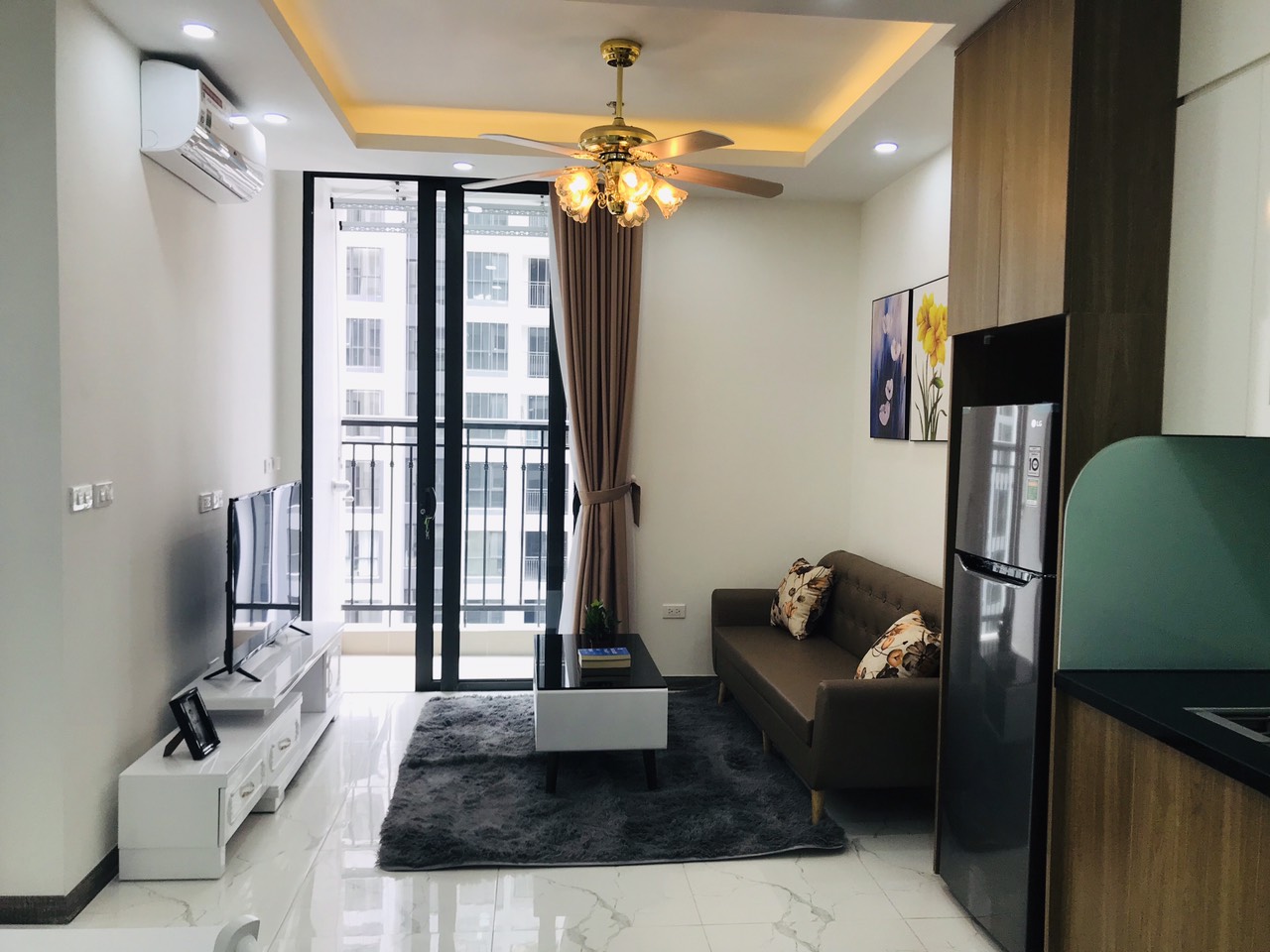 Căn Hộ Tầng 24 Chung Cư Vinhome Greenbay Đầy Đủ Nội Thất Cho Thuê Dài Hạn 9