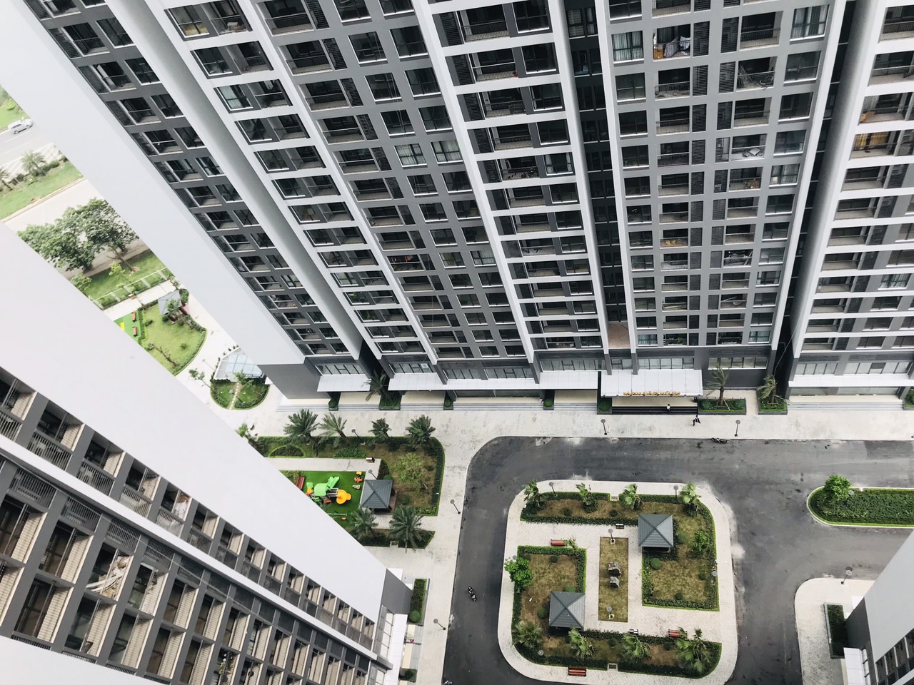 Căn Hộ Tầng 24 Chung Cư Vinhome Greenbay Đầy Đủ Nội Thất Cho Thuê Dài Hạn 15