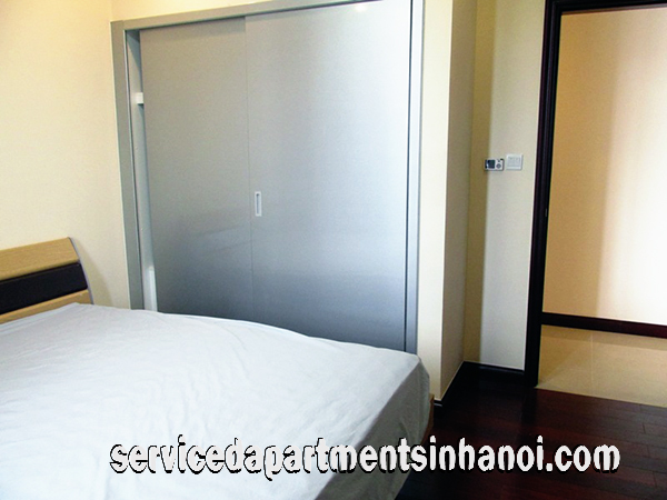 Chính chủ cho thuê căn hộ chung cư 2 phòng ngủ full nội thất tại R2 Tower, Royal City 5
