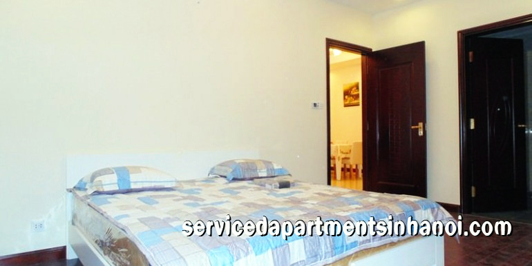 Chính chủ cho thuê căn hộ chung cư 2 phòng ngủ tại R1 Tower, Royal City 4
