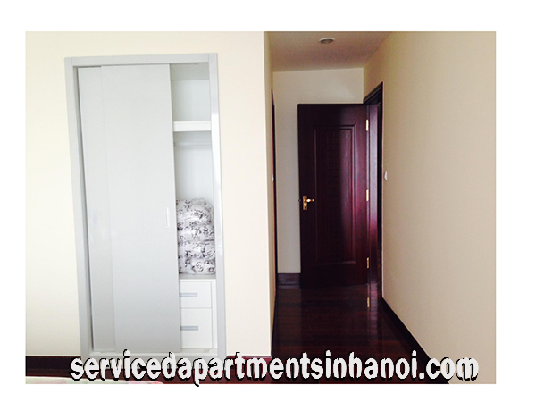 Chính chủ cho thuê căn hộ chung cư 2 phòng ngủ, trang bị đầy đủ nội thất ở Royal City 7