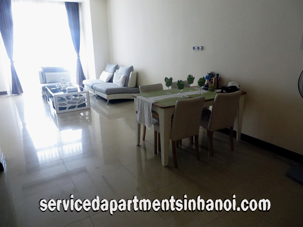 Chính chủ cho thuê căn hộ chung cư 2 phòng ngủ, view đẹp tại Royal City 1