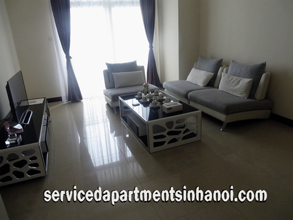 Chính chủ cho thuê căn hộ chung cư 2 phòng ngủ, view đẹp tại Royal City 2