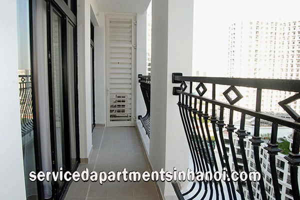 Chính chủ cho thuê căn hộ hiện đại ở tầng cao Royal City 1