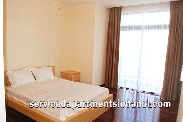Chính chủ cho thuê căn hộ hiện đại ở tầng cao Royal City 3