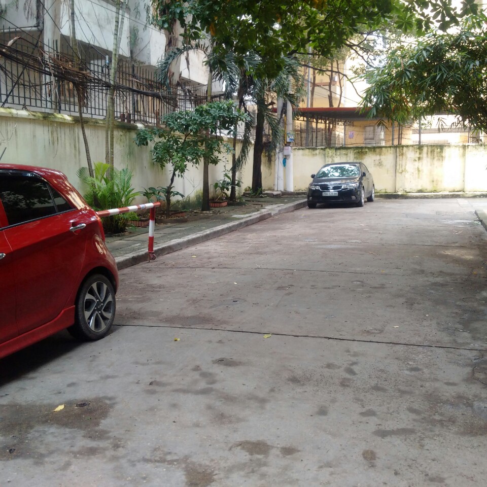 Chính chủ cho thuê văn phòng giá rẻ tại phố Chùa Láng, quận Đống Đa 2