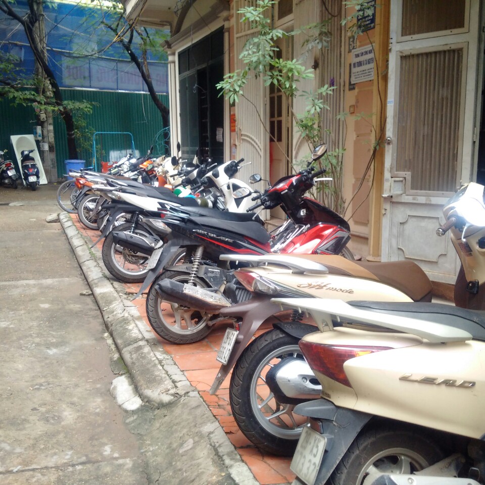 Chính chủ cho thuê văn phòng giá rẻ tại phố Chùa Láng, quận Đống Đa 5