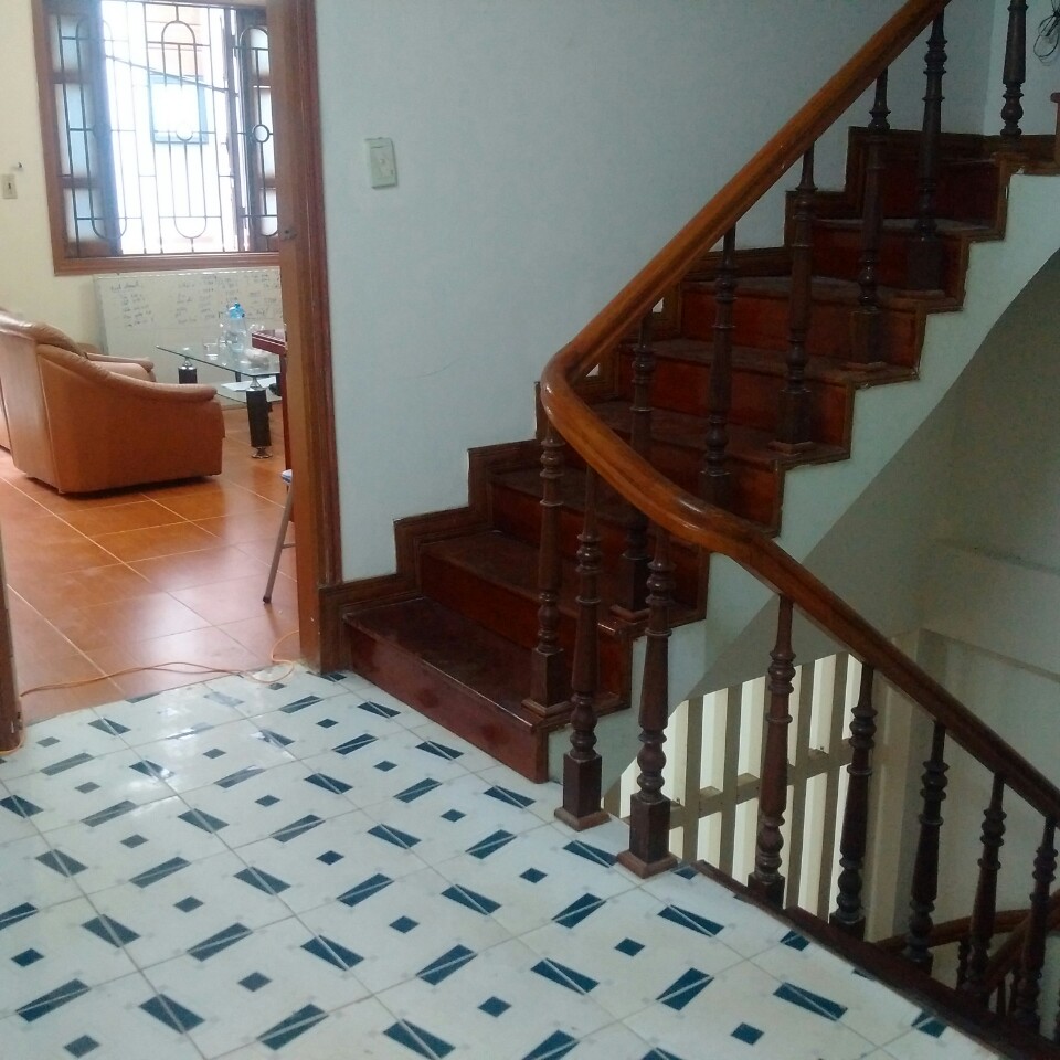 Chính chủ cho thuê văn phòng giá rẻ tại phố Chùa Láng, quận Đống Đa 7