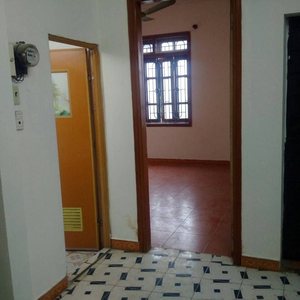 Chính chủ cho thuê văn phòng giá rẻ tại phố Chùa Láng, quận Đống Đa 8