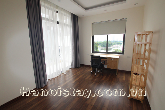 Chính chủ có căn hộ 2 phòng ngủ view Hồ cho thuê gần Công viên Thống Nhất 3