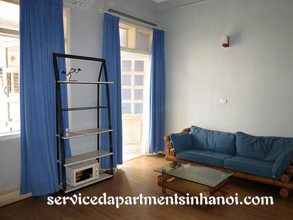 Cho thuê căn hộ 1 phòng ngủ giá rẻ phố Thụy Khuê, Ba Đình 2