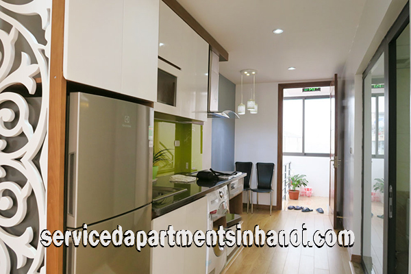 Cho thuê căn hộ 1 phòng ngủ hiện đại gần hồ Hoàng Cầu 13