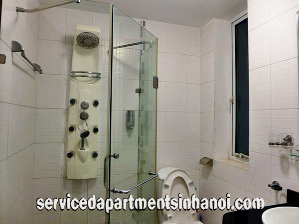 Cho thuê căn hộ 1 phòng ngủ view hồ Trúc Bạch có ban công giá rẻ, Ba Đình 3