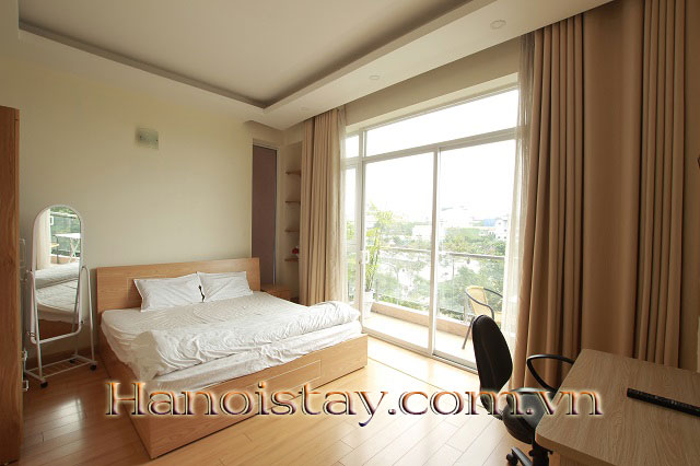 Cho Thuê Căn Hộ 110m2 Cạnh Hồ Tây, Có Ban Công Thoáng Mát, Giá Cực Tốt 3