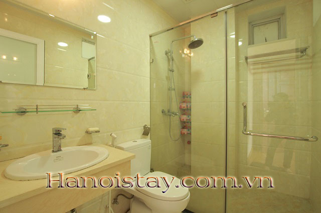 Cho Thuê Căn Hộ 110m2 Cạnh Hồ Tây, Có Ban Công Thoáng Mát, Giá Cực Tốt 4