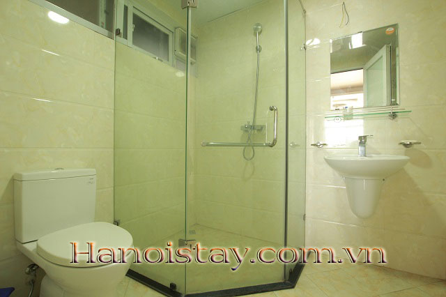 Cho Thuê Căn Hộ 110m2 Cạnh Hồ Tây, Có Ban Công Thoáng Mát, Giá Cực Tốt 8