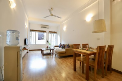 Cho thuê căn hộ 1PN Triệu Việt Vương, Hai Bà Trưng, tiện nghi, thoải mái, với nội thất có màu sáng, dịu nhẹ