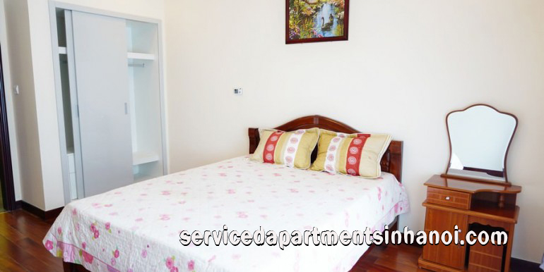Cho thuê căn hộ 2 phòng ngủ đầy đủ nội thất tại tòa R5, Royal City 8