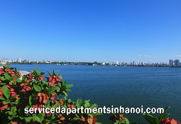 Cho thuê căn hộ 2 phòng ngủ hiện đại tại Tây Hồ, view hồ Tây 2
