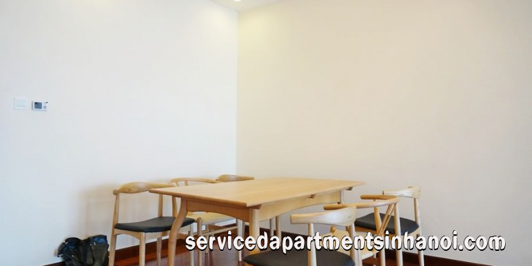 Cho thuê căn hộ 2 phòng ngủ ở tòa R5 Tower, Vinhomes Royal City 5